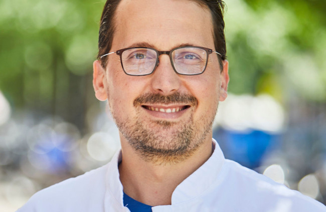 jonathan kadouch, dr kadouch, resculpt clinic, dermatoloog, cosmetisch arts, esthetisch arts, medisch specialist, lipoedeem arts, lipoedeem expert